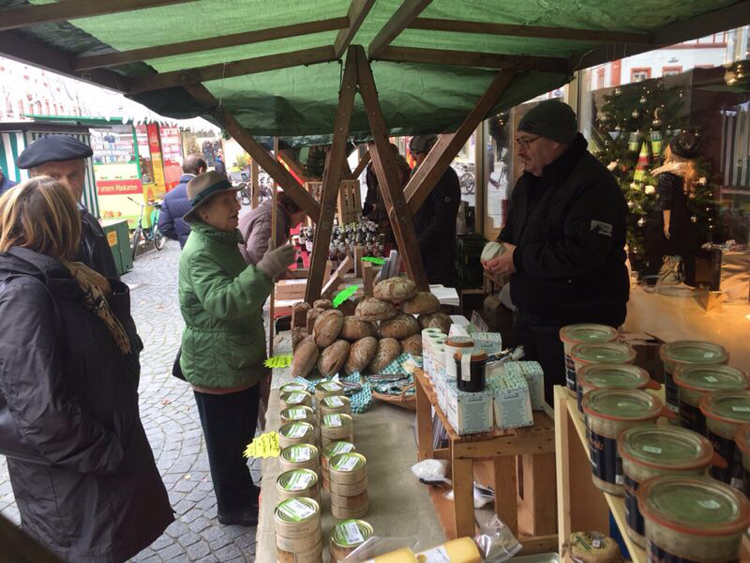 Adventsmarkt der Straßenambulanz