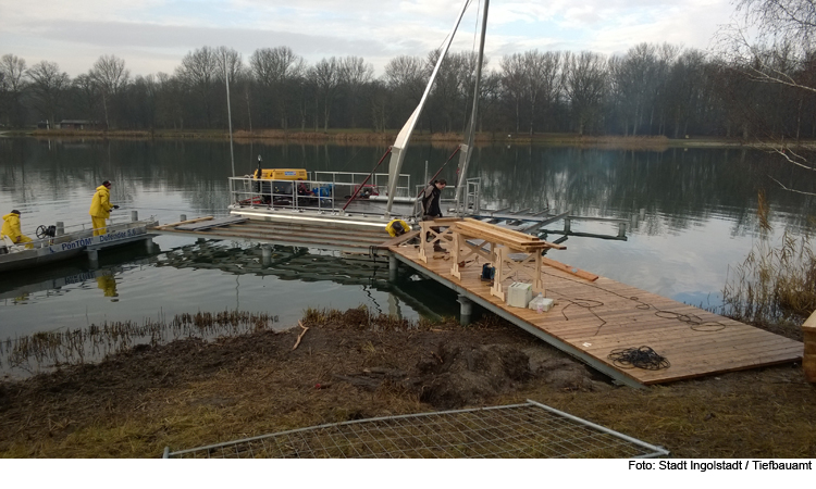 Fertigstellung des Badestegs am Baggersee