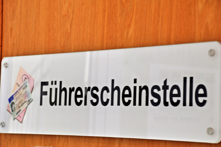 Führerscheinstellen eingeschränkt erreichbar