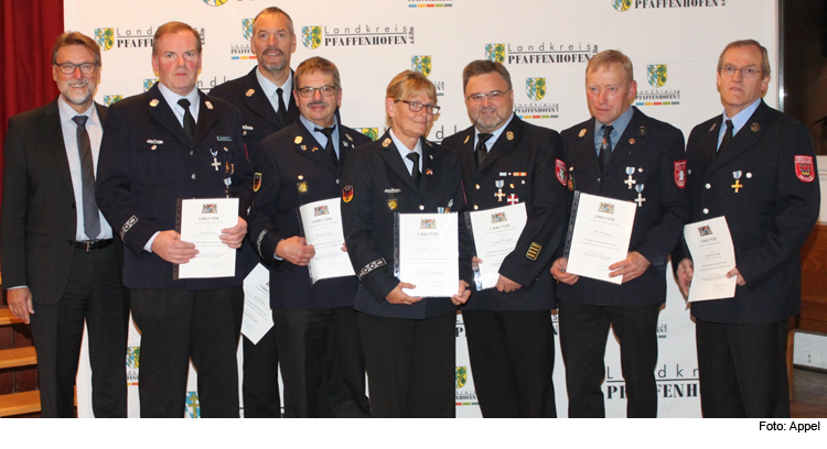 Zahlreiche Feuerwehrleute geehrt