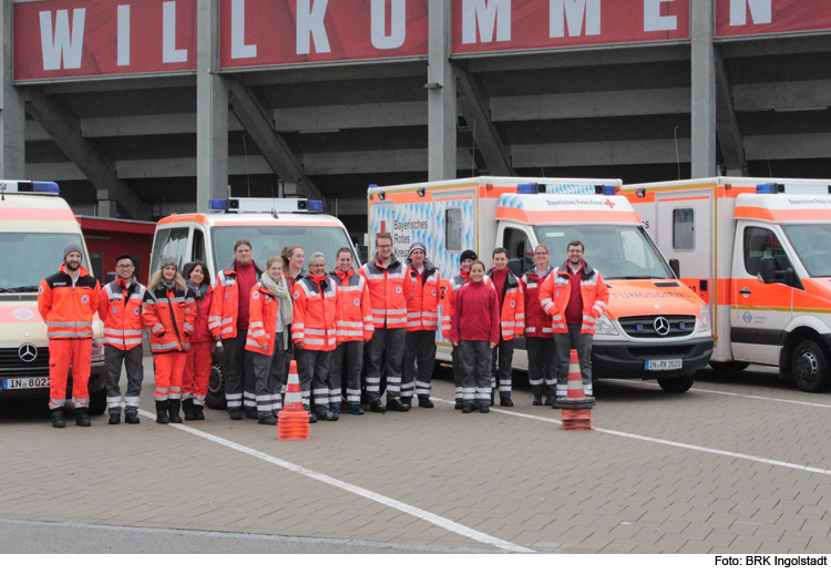 Rotkreuzler absolvieren Helferführerscheinlehrgang