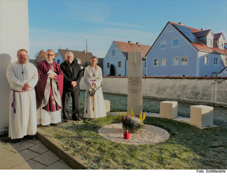 Feierliche Gedenksteleneinweihung