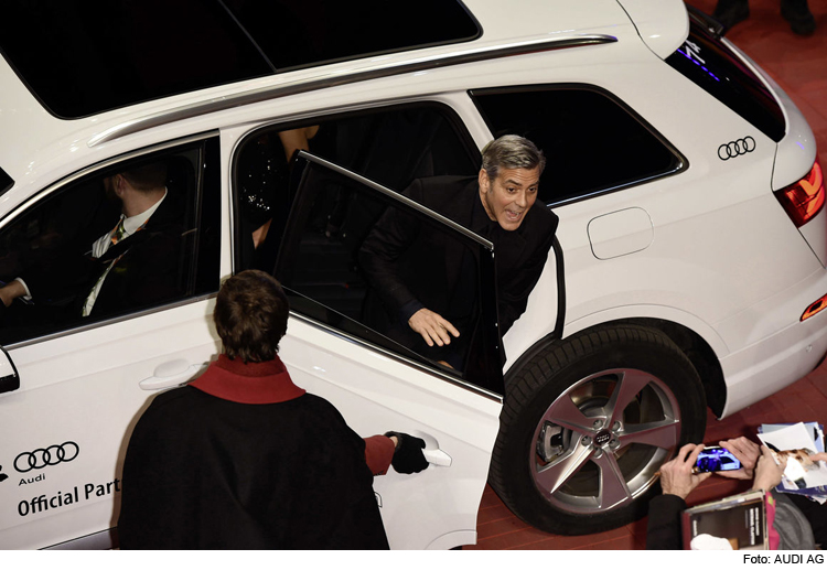 George Clooney fährt im Elektro-Audi vor