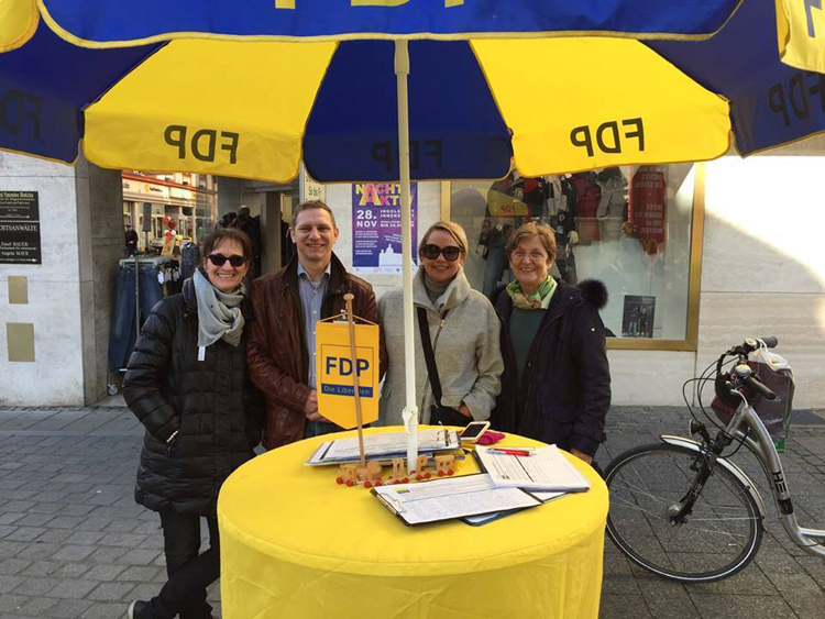 FDP-Infostand in der Fußgängerzone