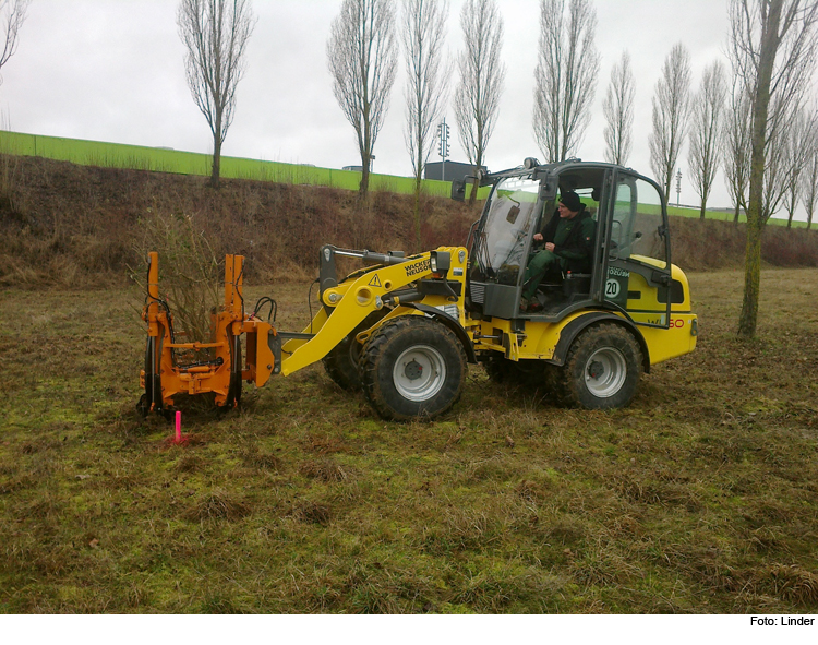 Erster Maschineneinsatz auf dem Gartenschaugelände 2020 