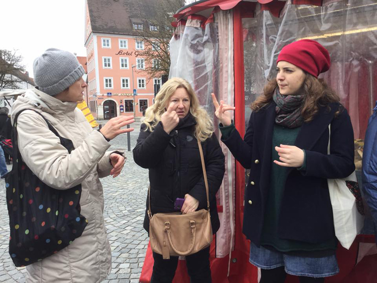 „Lautlos“ über den Wochenmarkt.