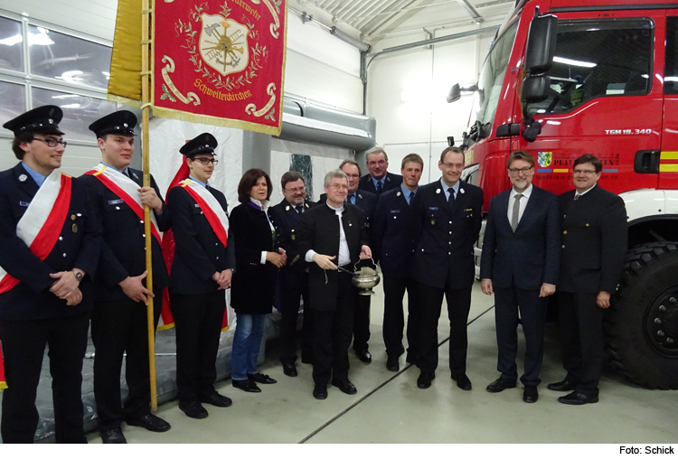 Neues Fahrzeug für die Feuerwehr