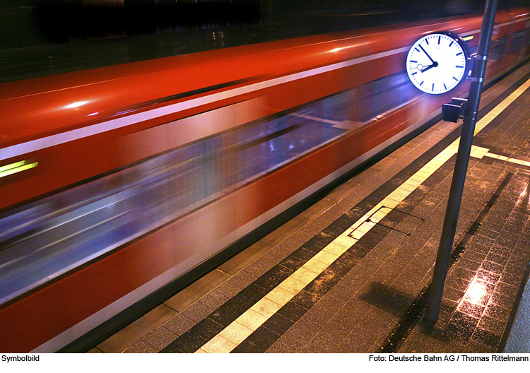 Vorsicht auf den Bahnsteigen