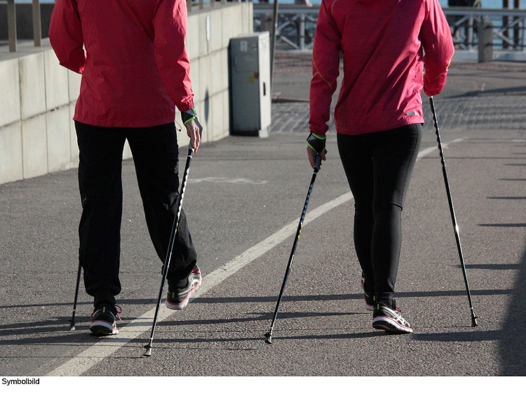 Mit Nordic Walking in den Herbst