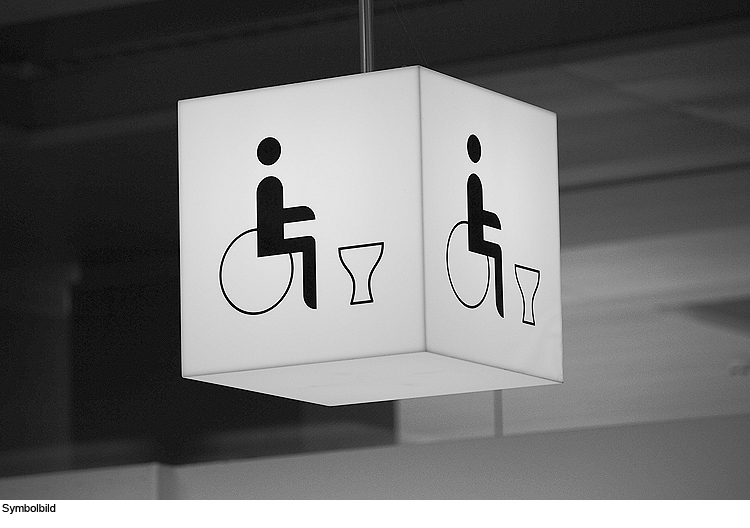 Behindertentoilette massiv beschädigt