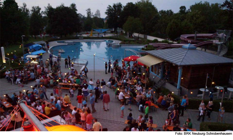 Große Party im Freibad