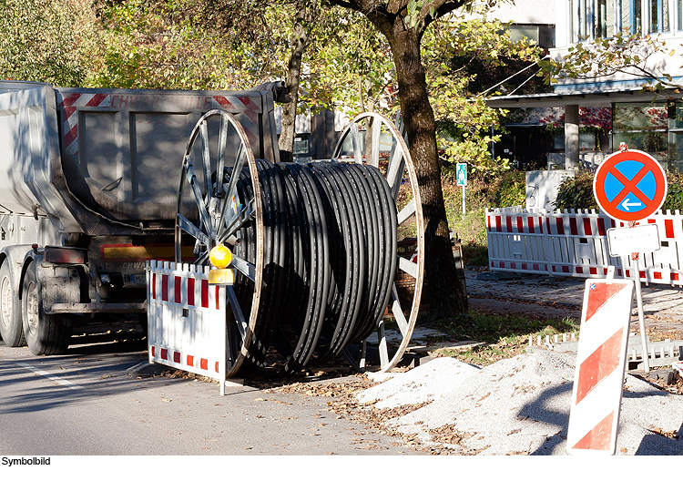 Stromleitungsarbeiten an Hauptverkehrskreuzung