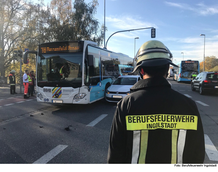 Mädchen bei Busunfall verletzt