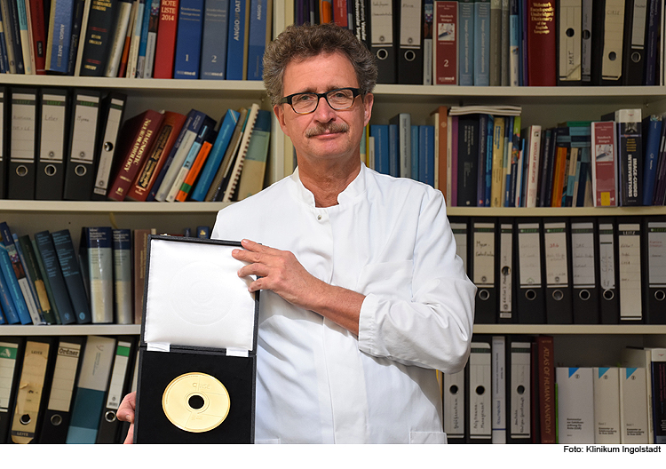 Goldmedaille an Prof. Vorwerk verliehen