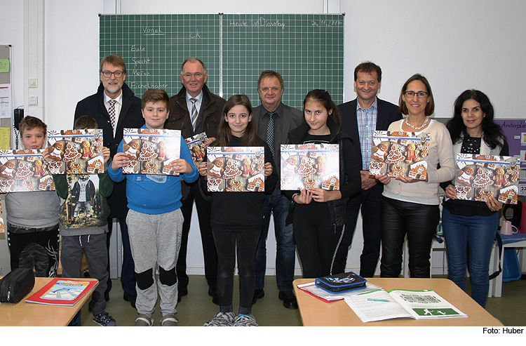 Adolf-Rebl-Schule erhält Lions Club-Adventskalender