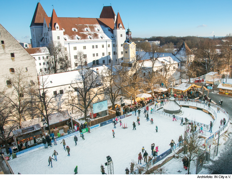 Die Eisarena am Schloss ist zurück