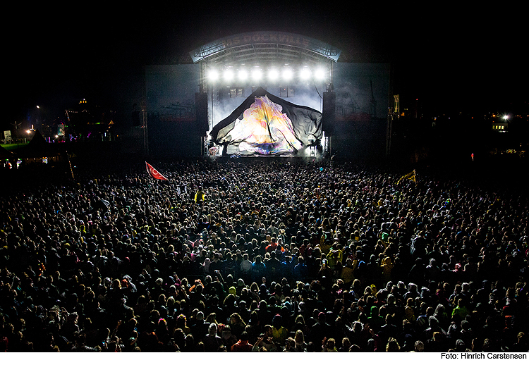 MS Dockville im Hamburger Hafen