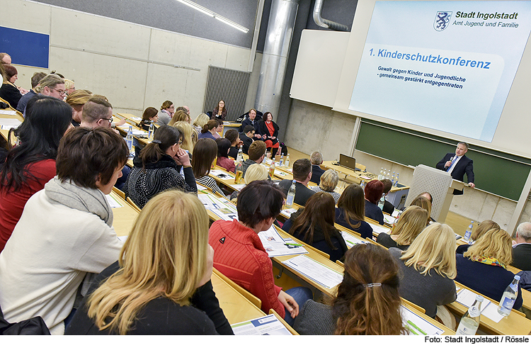 Erste Kinderschutzkonferenz