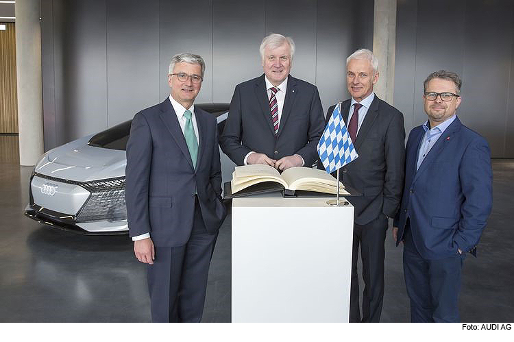 Ministerpräsident Seehofer zu Besuch bei Audi