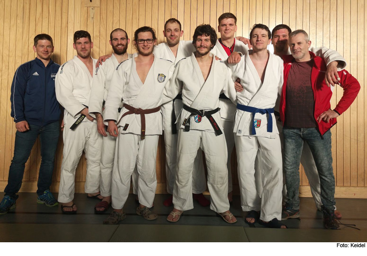 Judoka siegen mit 12:8 Punkten in Freising