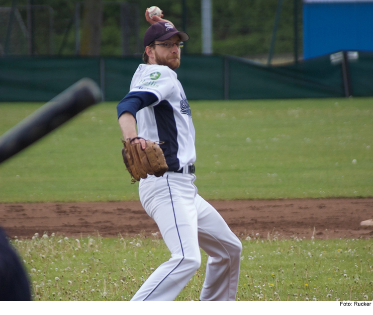 TV-Baseballer bauen Siegesserie aus