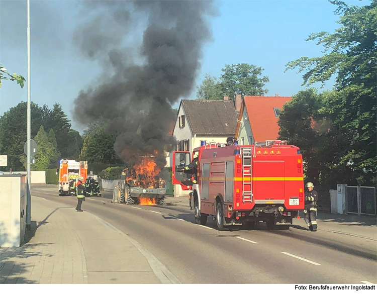 Radlader fing Feuer