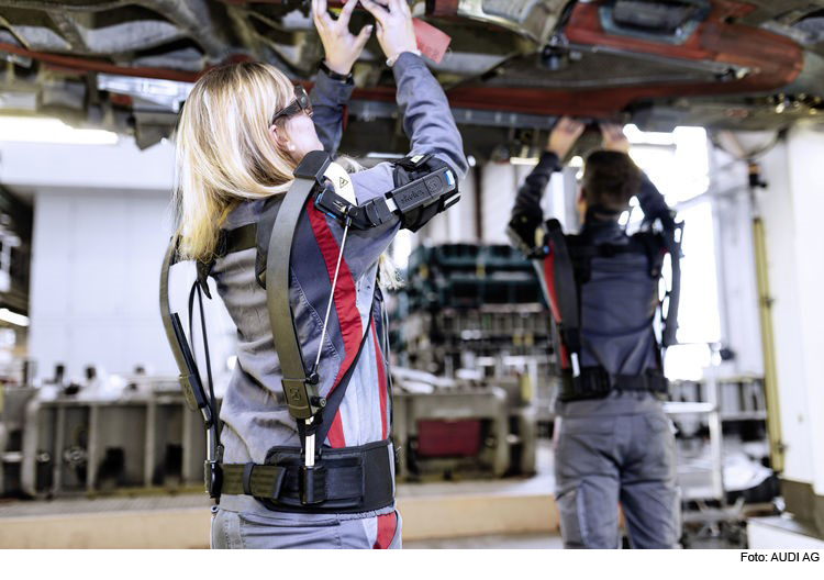 Im Test: Audi Produktion erprobt Exoskelette für Überkopfarbeiten