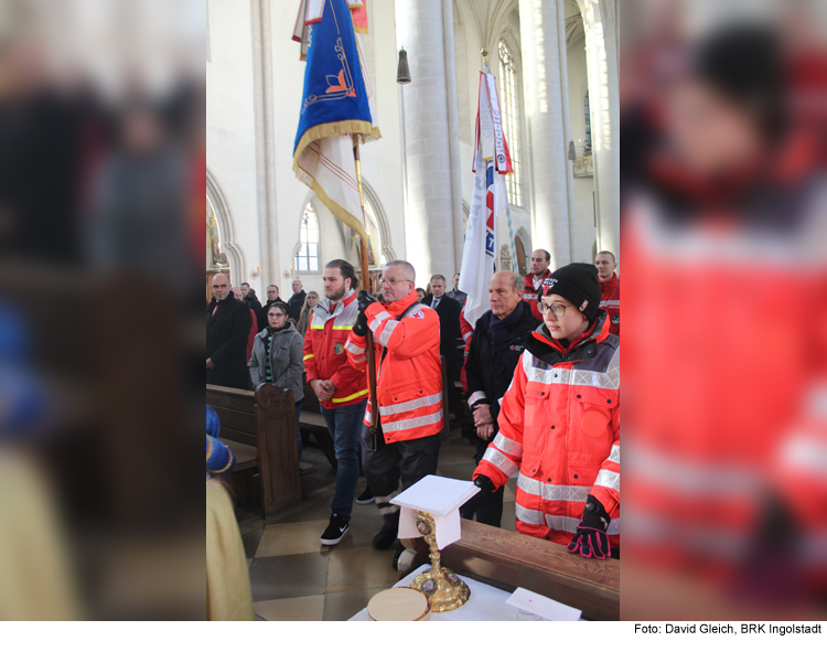 Ein leuchtend Rotes Kreuz wies den Weg