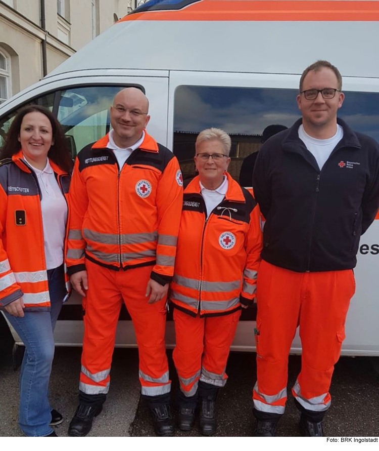 Frische Rettungssanitäter beim Roten Kreuz