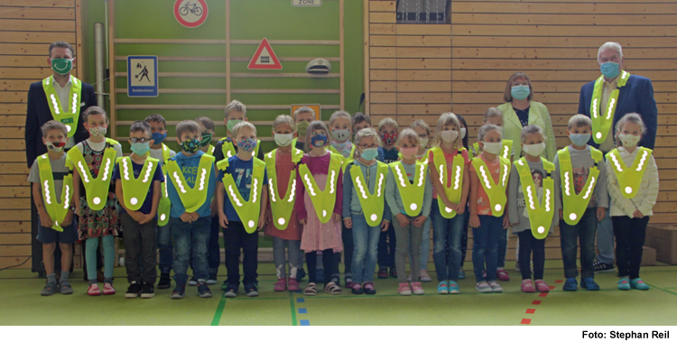 Bessere Sichtbarkeit für Erstklässler auf dem Schulweg