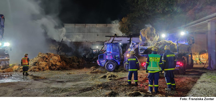 Beim Brand einer Halle wurde das THW hinzugezogen