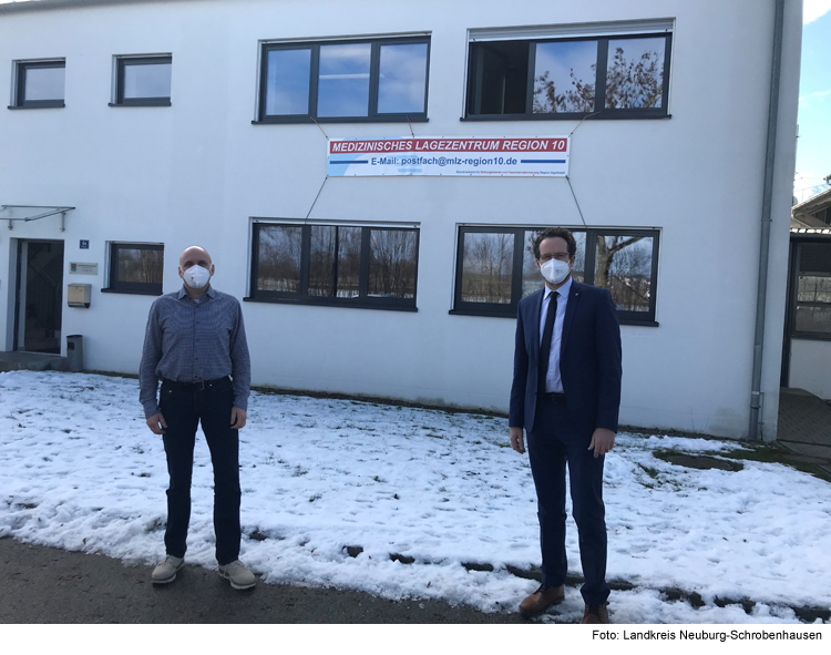 Landrat Peter von der Grün besucht das Medizinische Lagezentrum