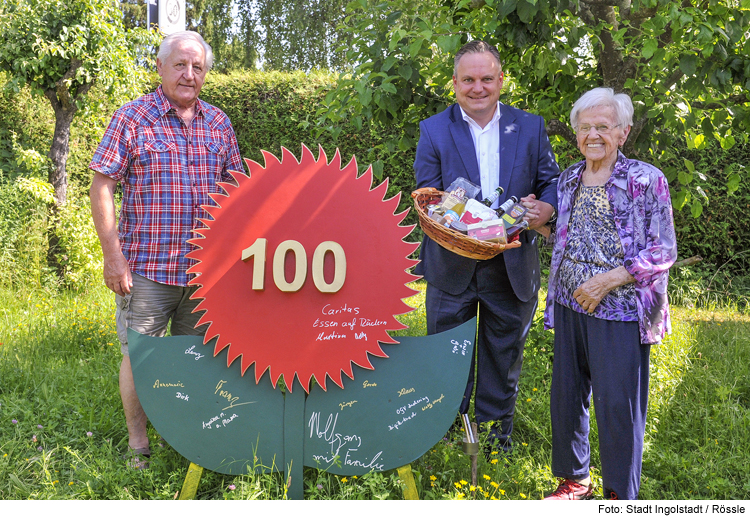 OB Scharpf gratuliert zum 100. Geburtstag 