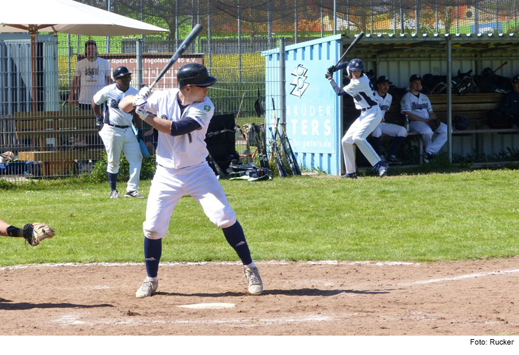 TV-Baseballer landen ersten Heimsieg