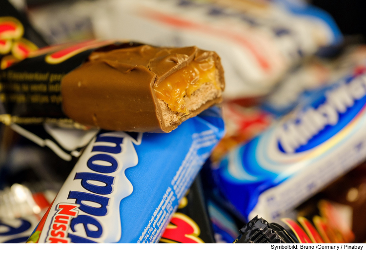 Unbekannter macht sich an Snackautomaten zu schaffen