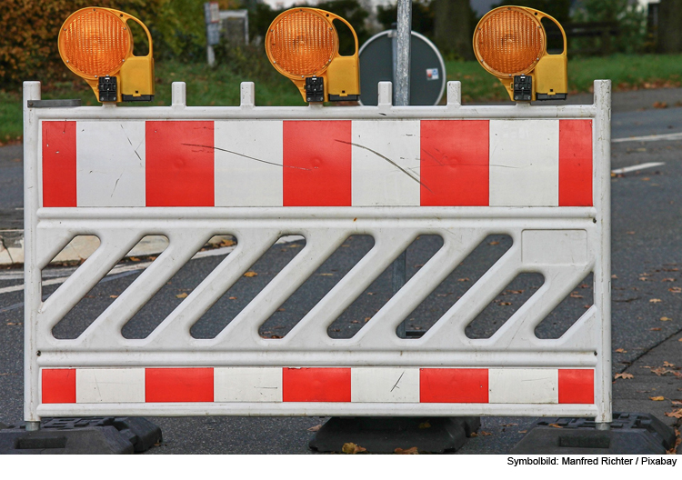 Vollsperrung wegen Dackdeckerarbeiten