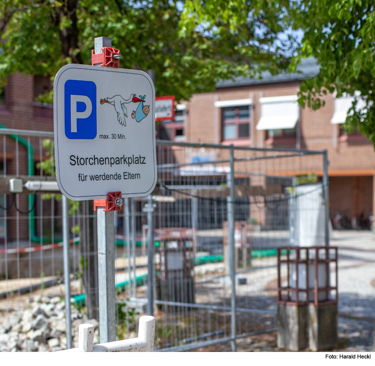 Storchenparkplatz für werdende Eltern ist zurück