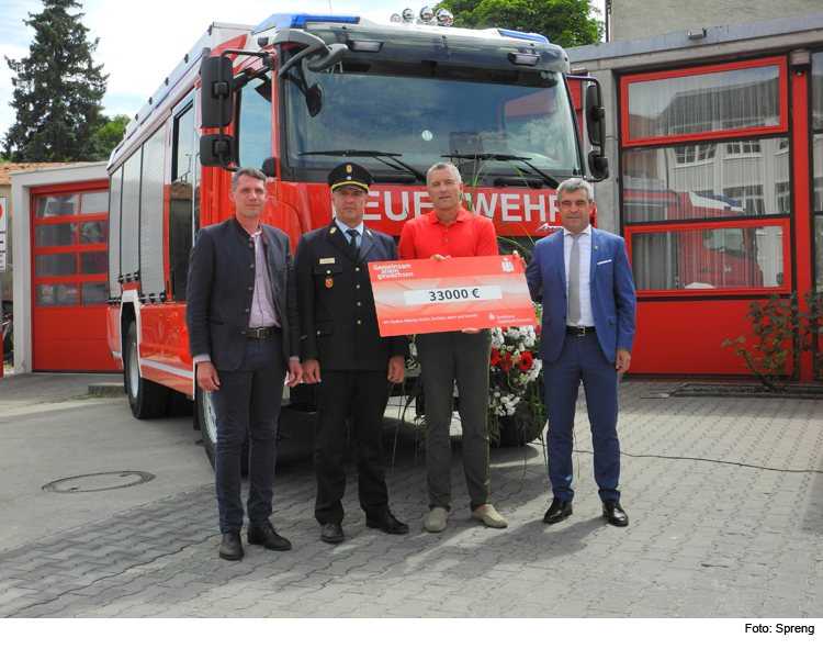 Neues Tanklöschfahrzeug nach Weihe gleich ausgerückt