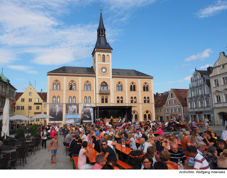 Hauptplatz wegen Weinfest gesperrt 