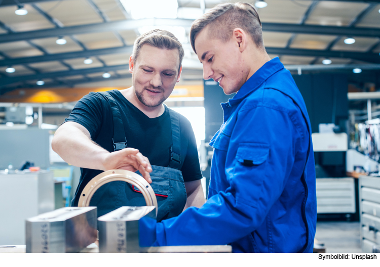 27.796 junge Menschen haben 2023 eine Ausbildung im bayerischen Handwerk begonnen