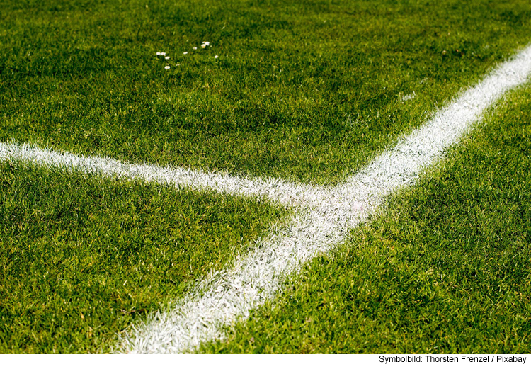 Flurschaden am Sportplatz verursacht