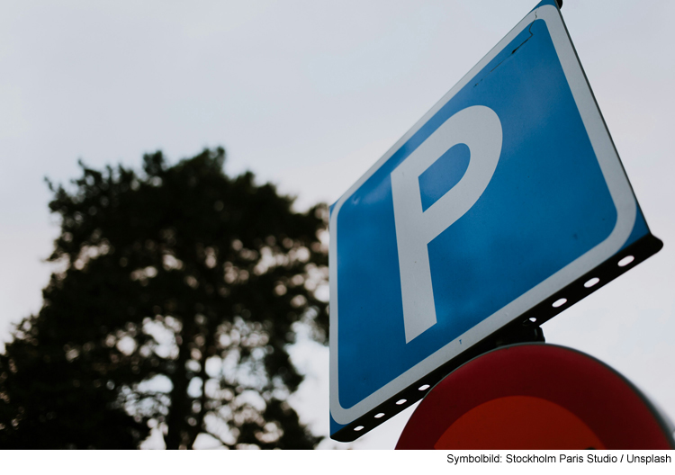 Kollision auf Parkplatz