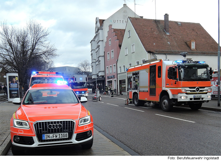 Alarmstichwort: „Zimmerbrand mit Person in Gefahr“