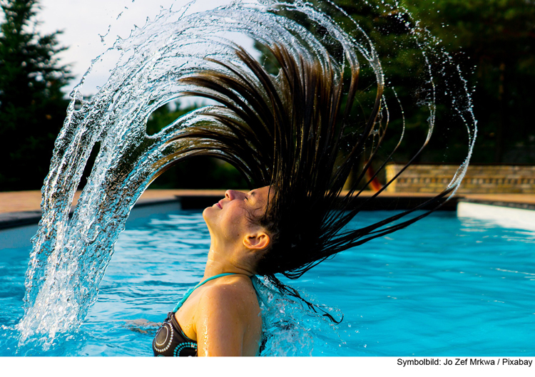 Wettrutschen im Freibad