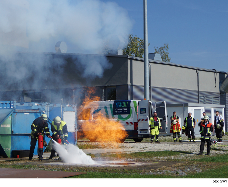 33 Feuerwehren üben bei den Stadtwerken Ingolstadt