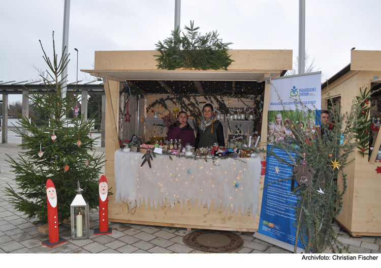 Sozialer Weihnachtsmarkt auf der Audi Piazza