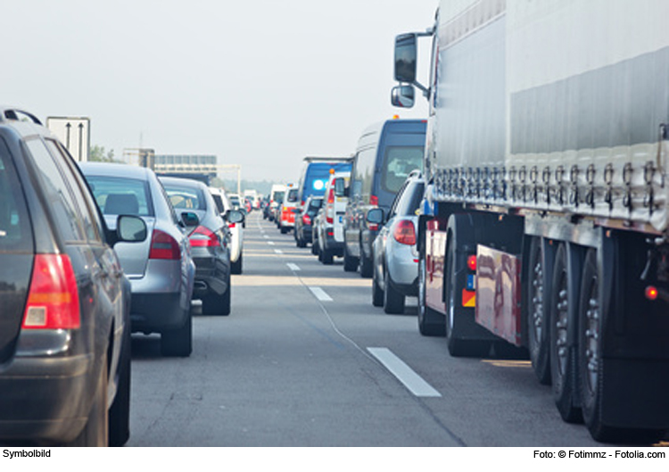 Im Stau auf der A9 bei Lenting flogen die Fäuste