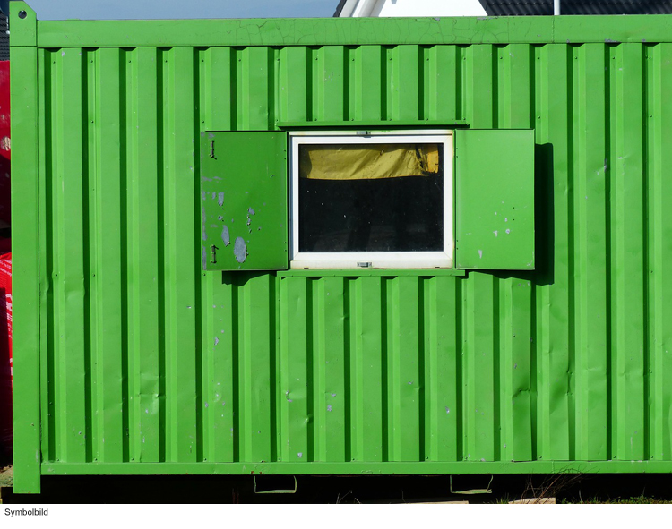 Bau- und Bürocontainer aufgebrochen