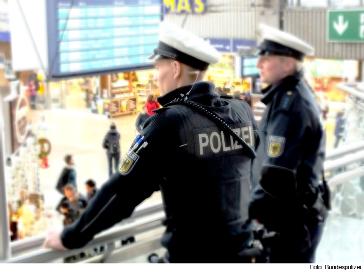 Im Schlafanzug am Hauptbahnhof