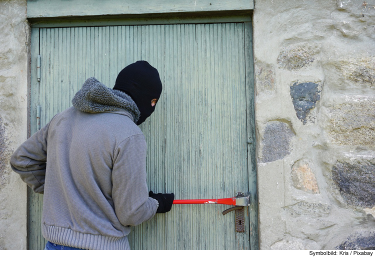 Kellerabteile in Mehrfamilienhaus aufgebrochen